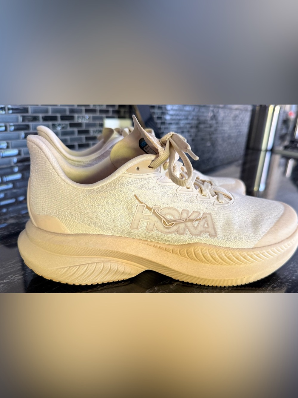 Hoka Mach 6